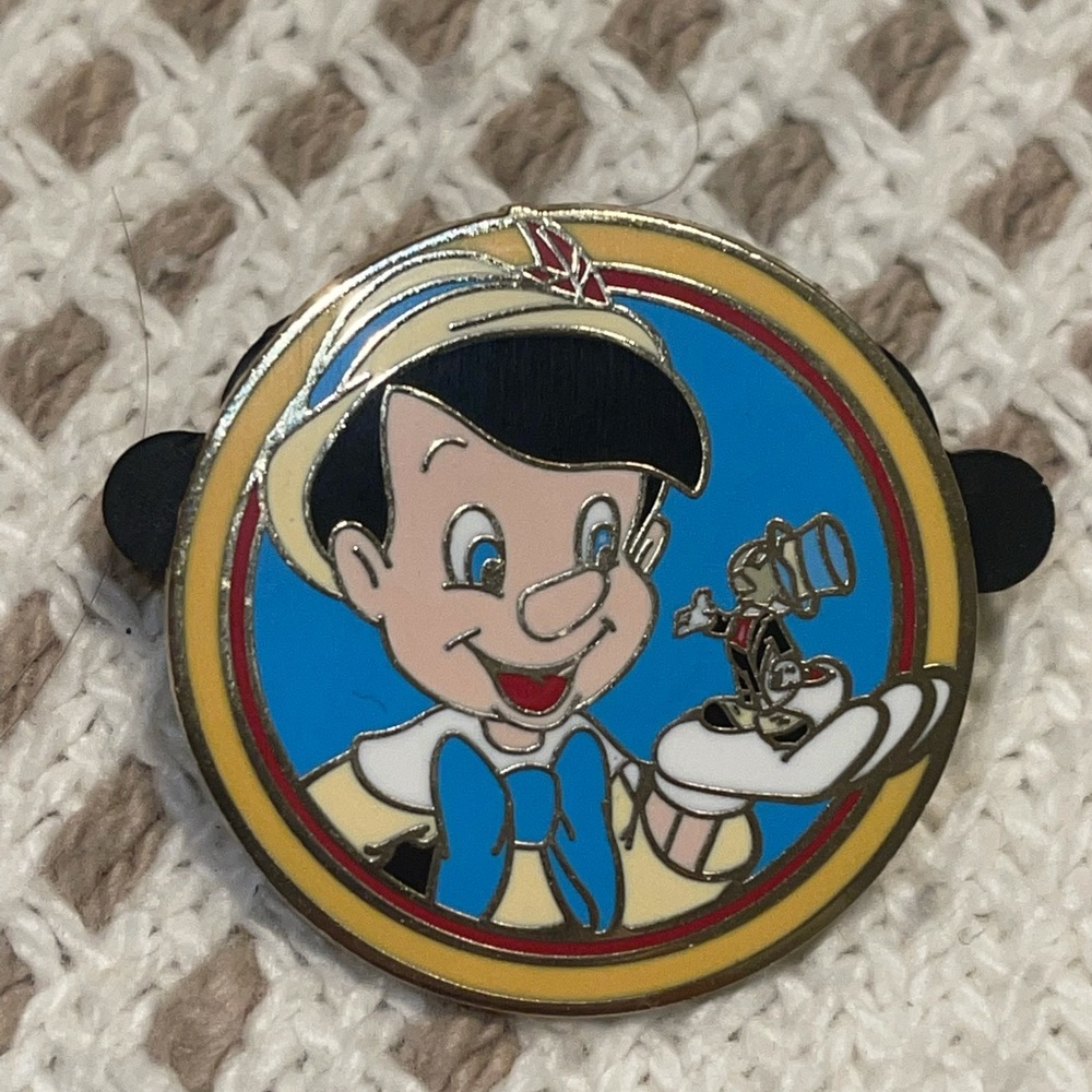 disney pins